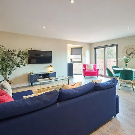 Host & - The Hideaway Apartment