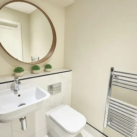 Host & - The Hideaway Apartment