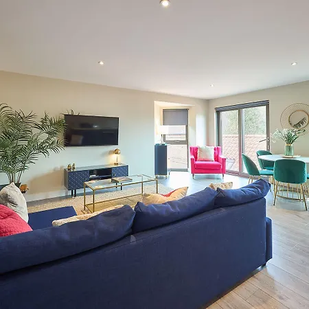 Apartment Host & - The Hideaway *