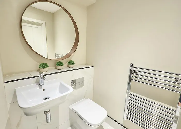 Host & - The Hideaway *